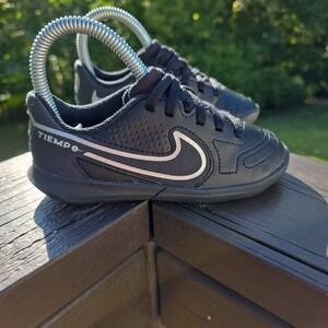 Nike Tiempo Legend Club Ic Black-Iron‎ Grey Sz 10.5 C Girls VGC